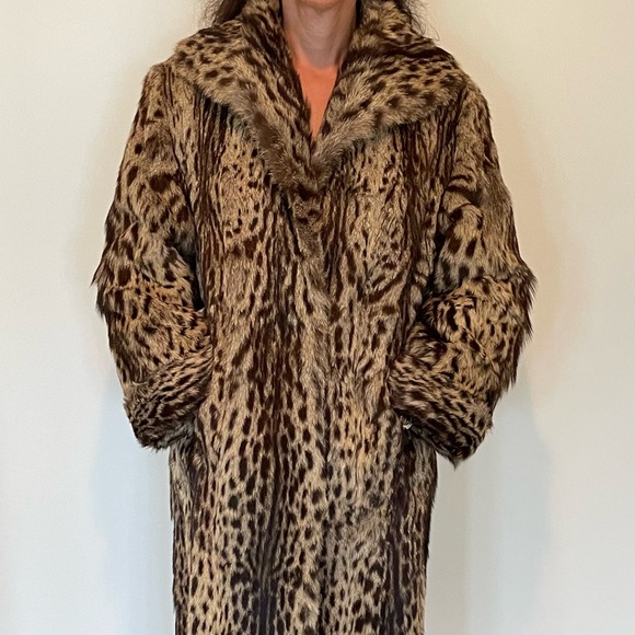 Women’s Full Length Fur Coat with Matching Hat - Picture 1 of 4